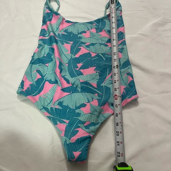 NWT Arrow & Eve Beach Vacation Reversible One Piece Swim Bathing Suit Size M - Picture 8 of 8